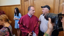Съдия Красимира Костова с отвод по мярката на Барбутов 
